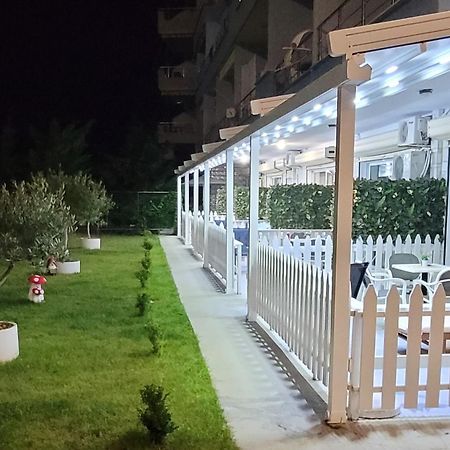 Suncoast Rooms Port Side Sarandë Exteriér fotografie